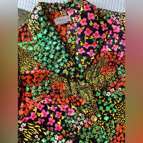 Vintage Evelyn Pearson || Quilted Floral Lounging Jacket - Picture 2 of 7